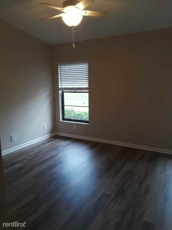 8007 SE Villa Cir - Photo 3 of 7