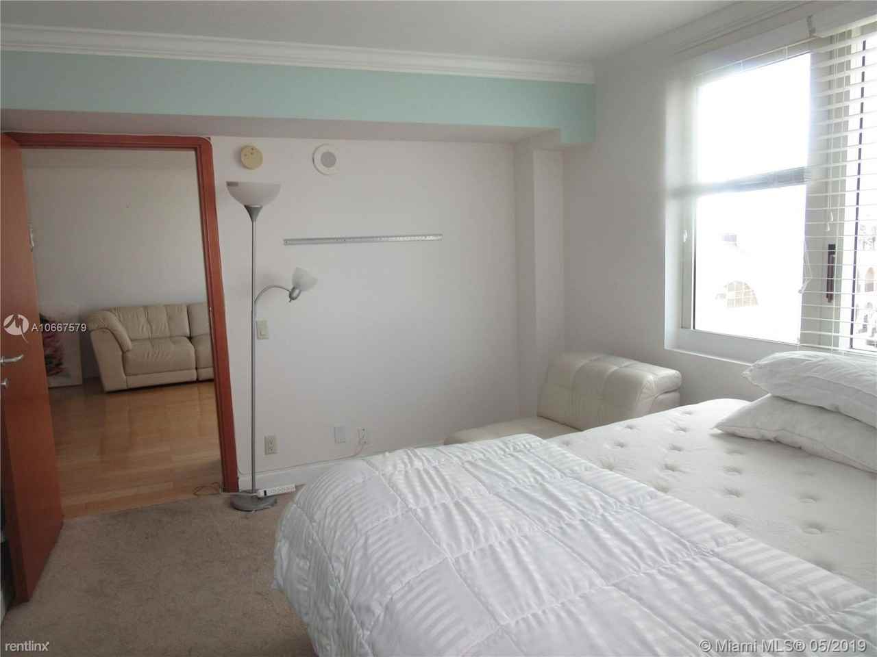 9499 Collins Ave - Photo 3 of 9