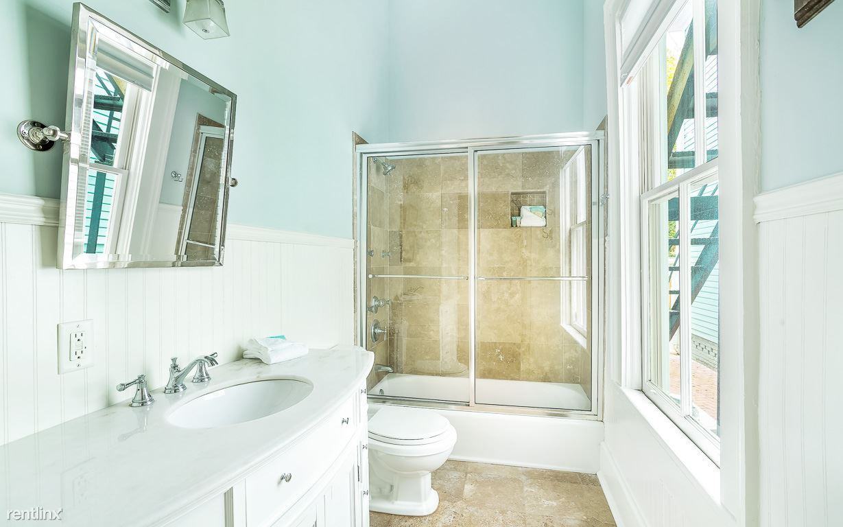 216 W Park Ave - Photo 3 of 9