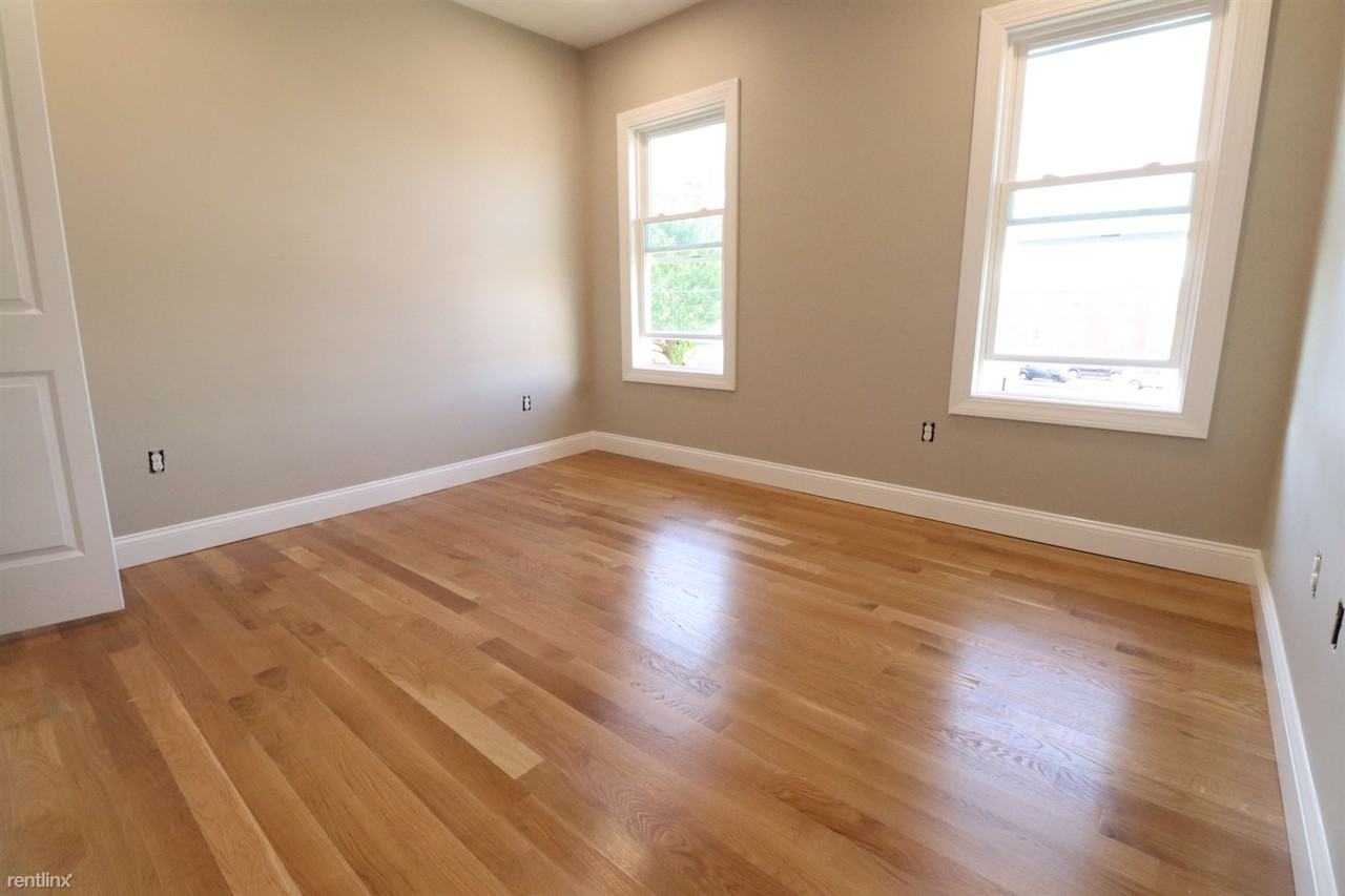 317 Main St - Photo 3 of 8