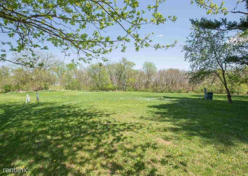 Manchester Dr - Photo 2 of 21