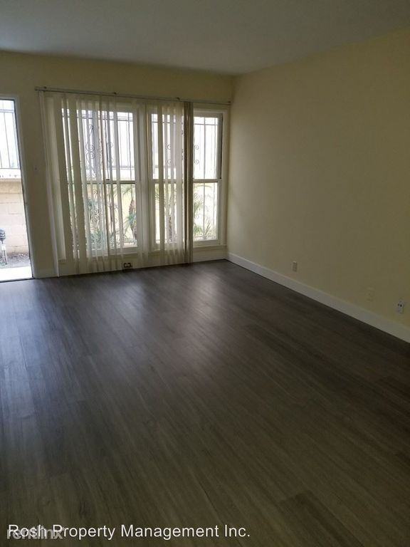 854 S Sherbourne Dr 1 - Photo 3 of 11