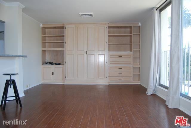 838 N Doheny Dr - Photo 3 of 10