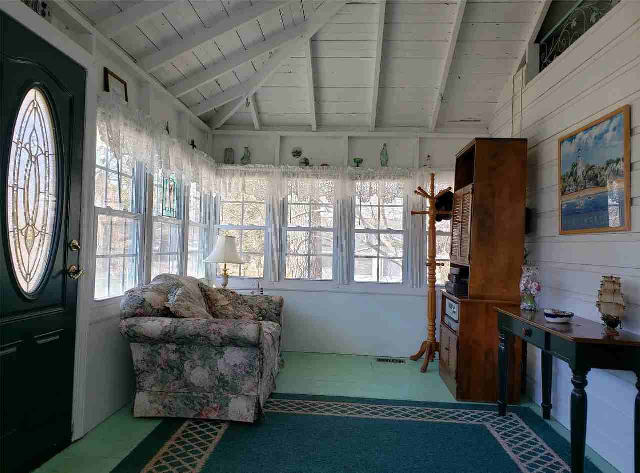 1535 Bay Ave - Photo 2 of 13