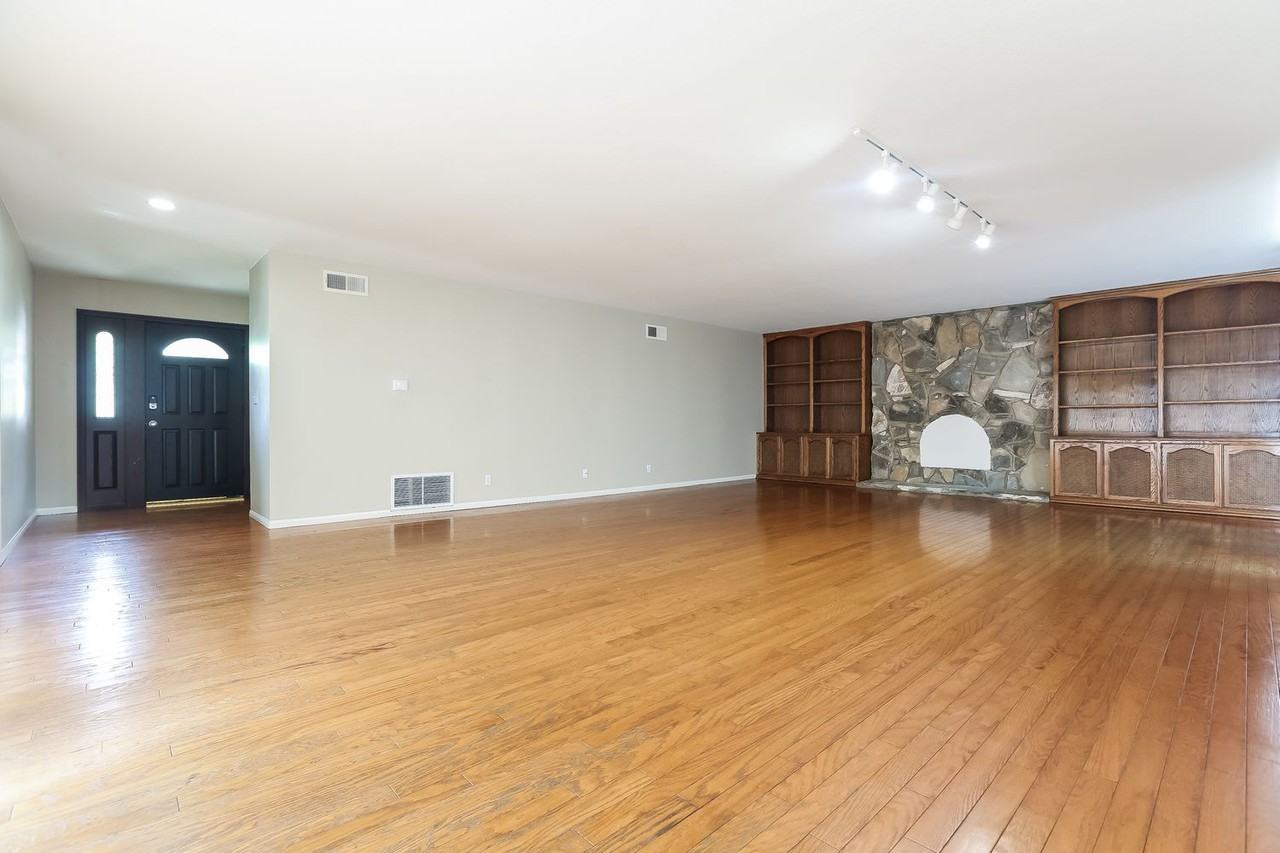 1610 Calle Artigas - Photo 3 of 17