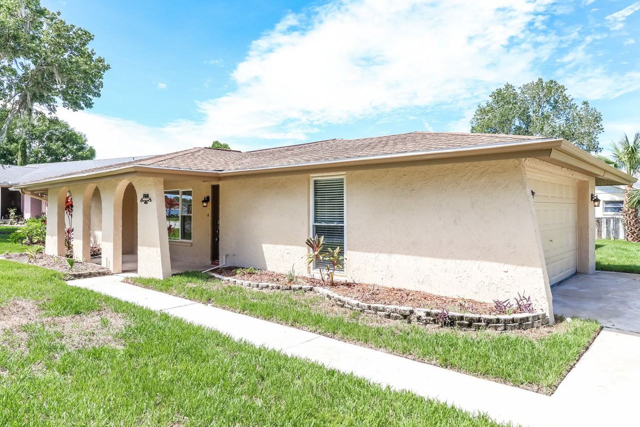 7835 Summertree Ln - Photo 3 of 21