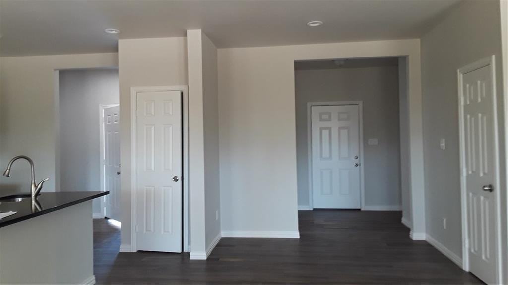605 Madeline Ct - Photo 2 of 13