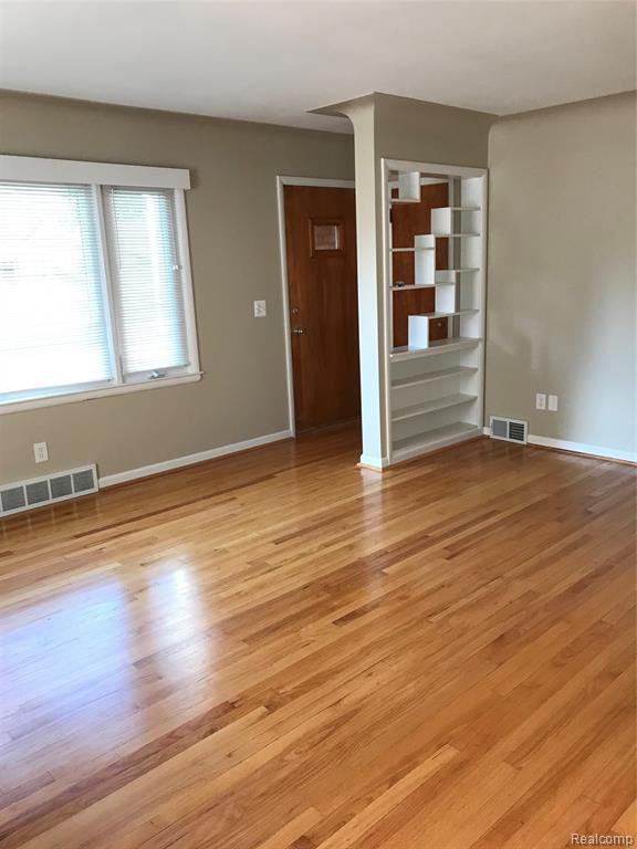 312 Northwood Ave - Photo 3 of 17