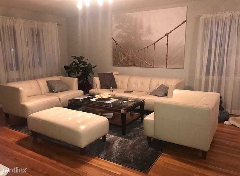 254 Bradley Ave - Photo 2 of 9