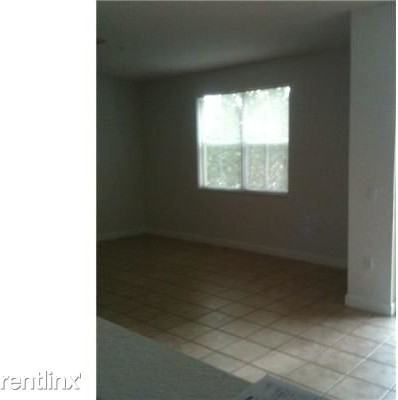 1011 Shoma Dr - Photo 2 of 7