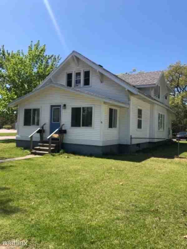 2002 Ruddiman Dr - Photo 2 of 13