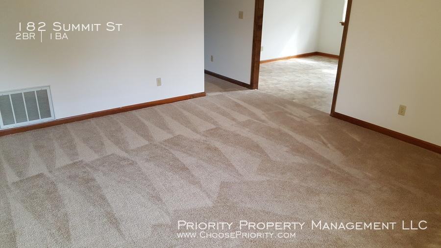 182 Summit St - Photo 3 of 24