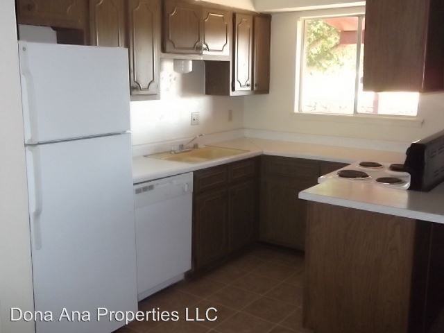 2332/2334 - 2336/2338 Saturn Cr. - Photo 3 of 14