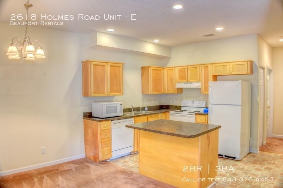 2618 Holmes Dr - Photo 2 of 10