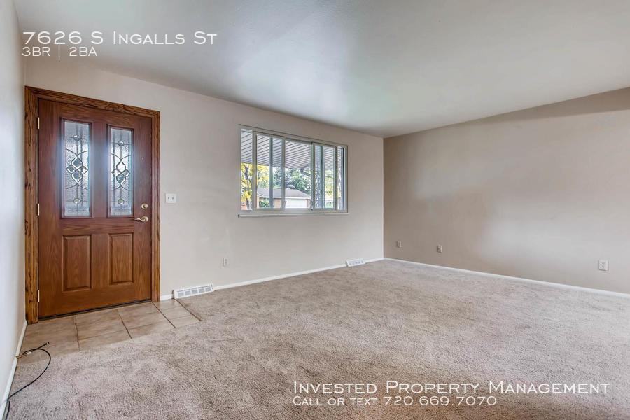 7626 S Ingalls St - Photo 3 of 15