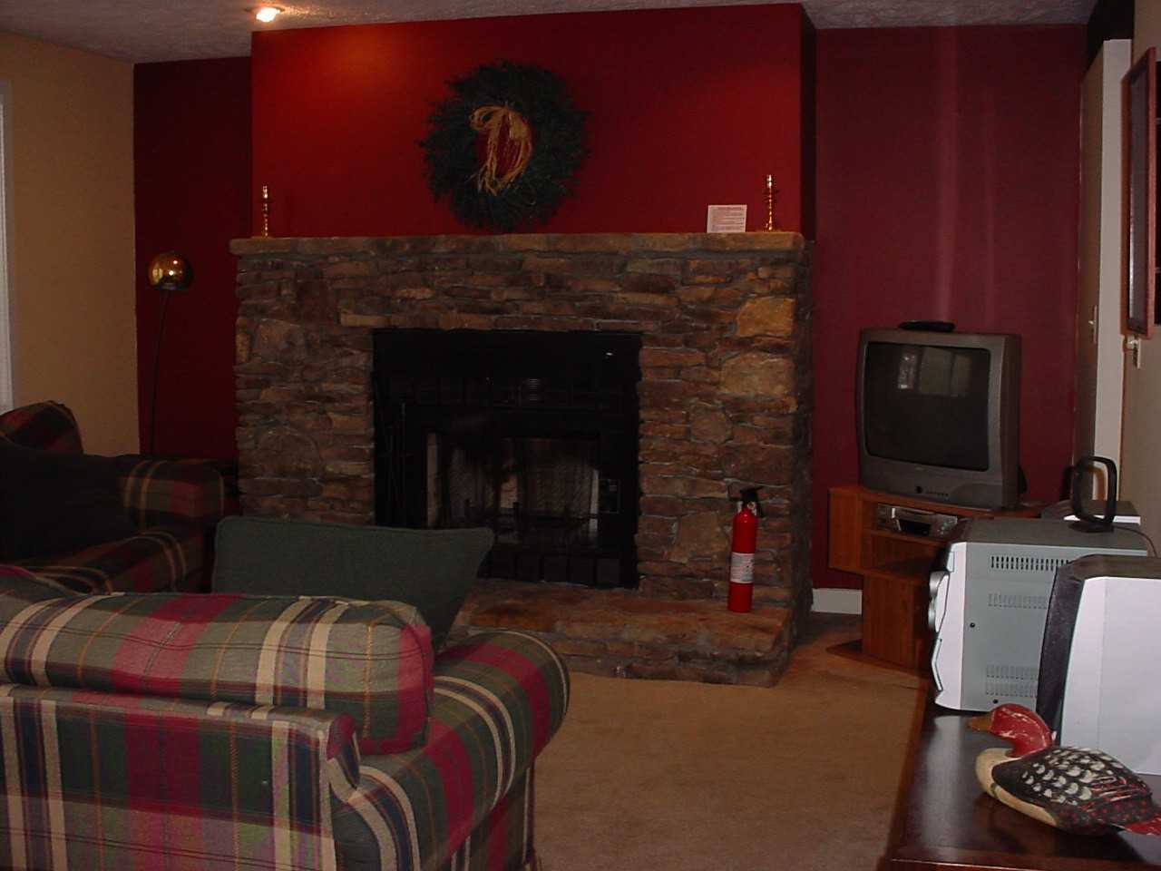 24 Arrowhead Ln - Photo 2 of 7