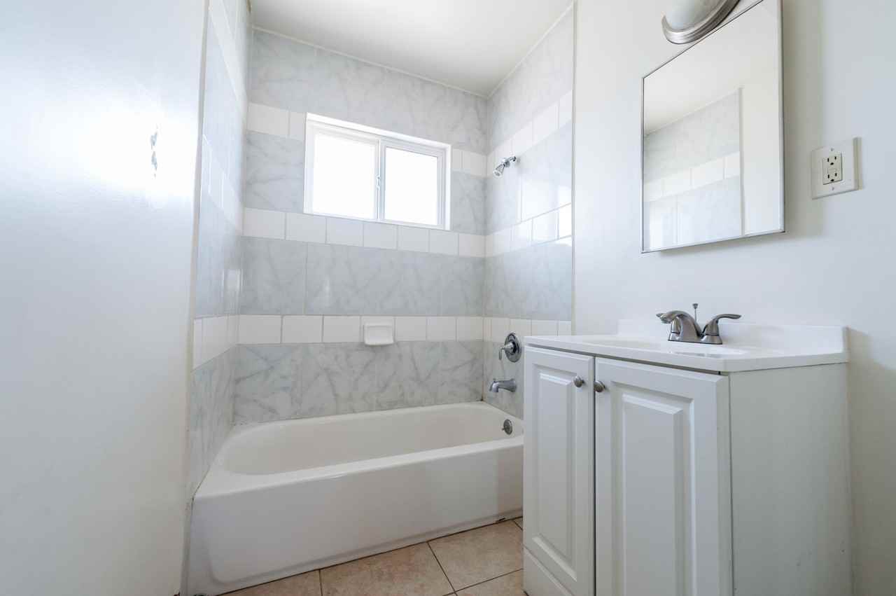 701 Knotts Street - Photo 3 of 3