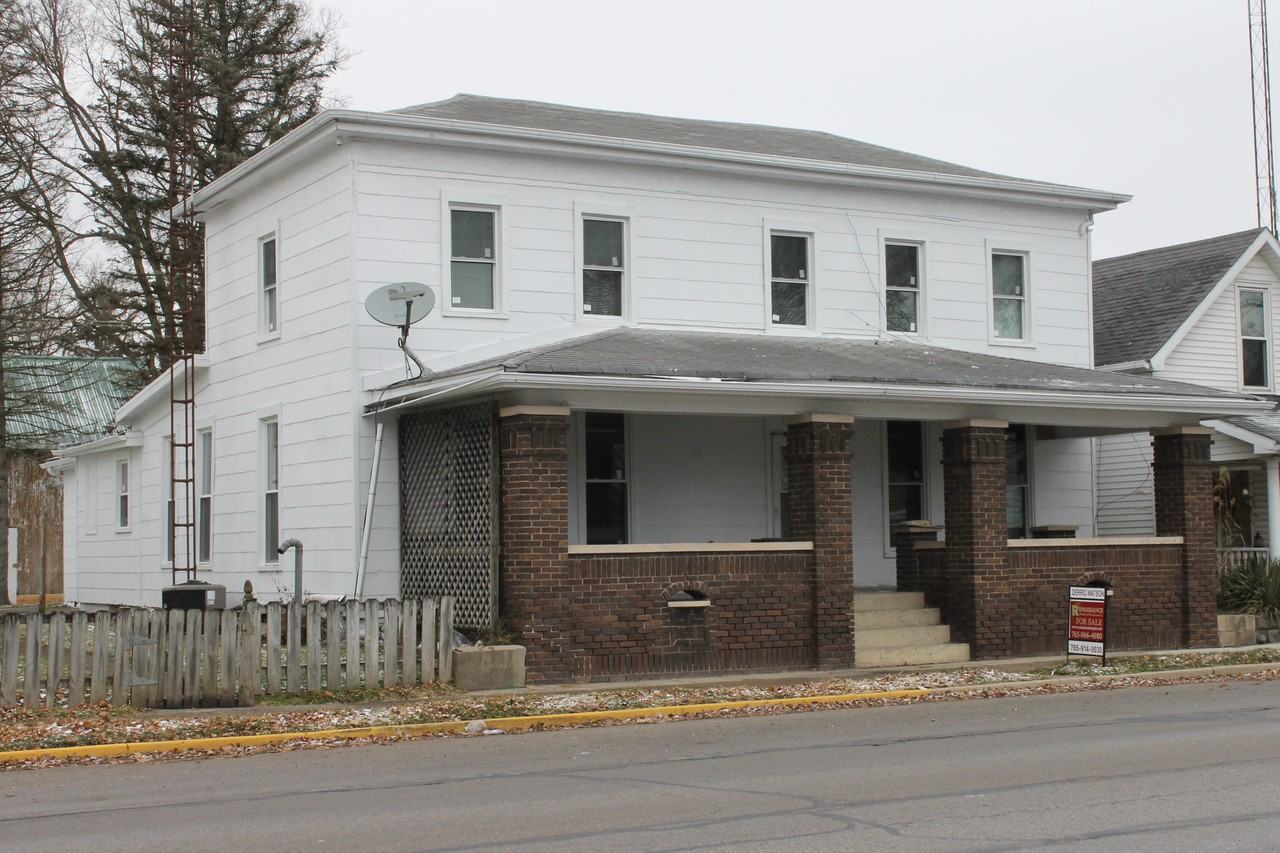 142 W Main St - Photo 2 of 37