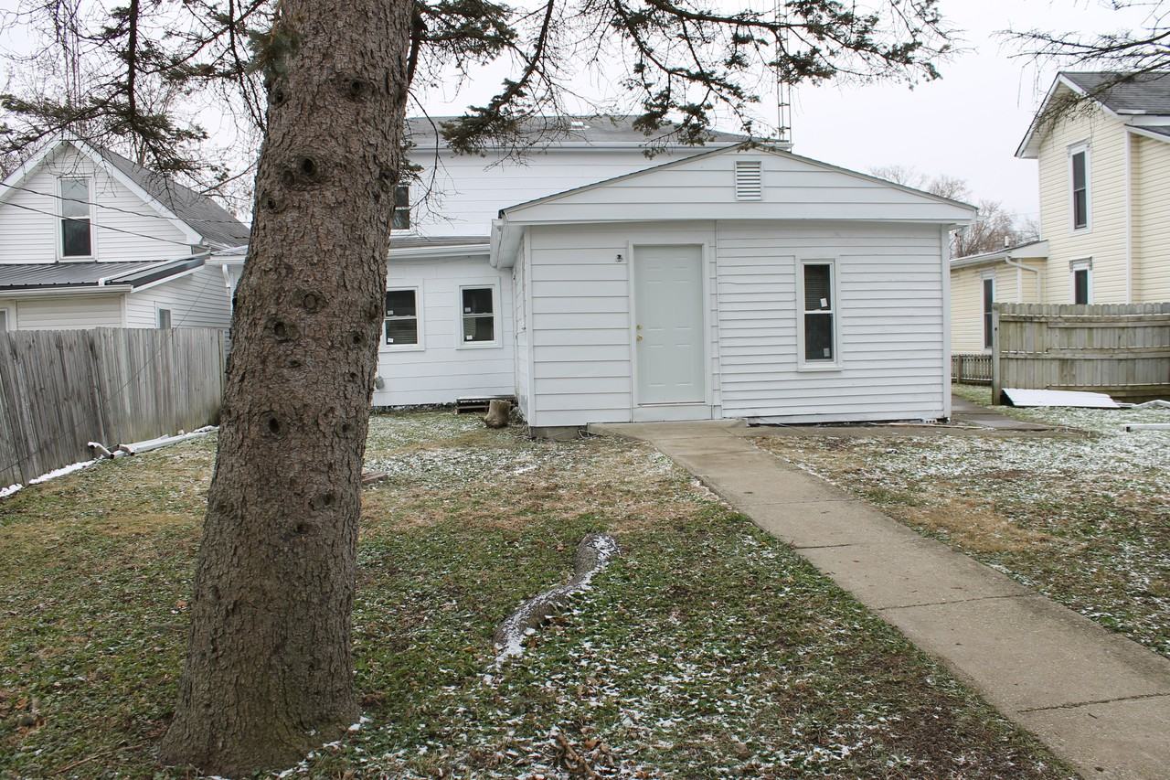 142 W Main St - Photo 3 of 37