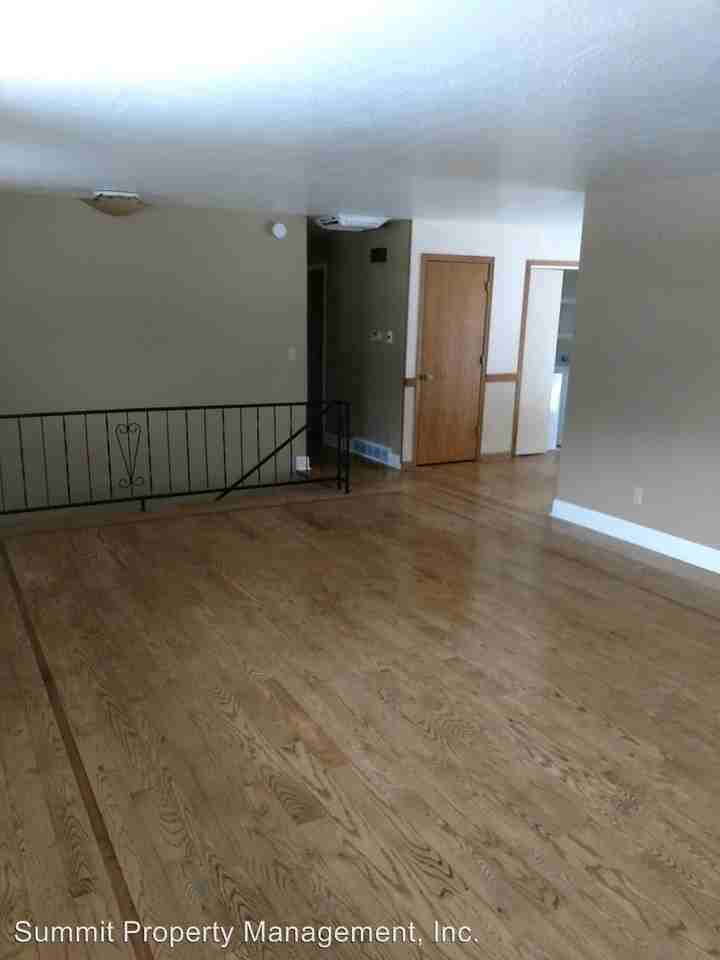 1400 Clarkia Ln - Photo 3 of 18