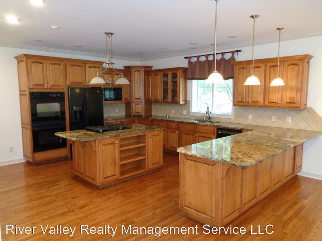 102 Skyridge Rd - Photo 2 of 24