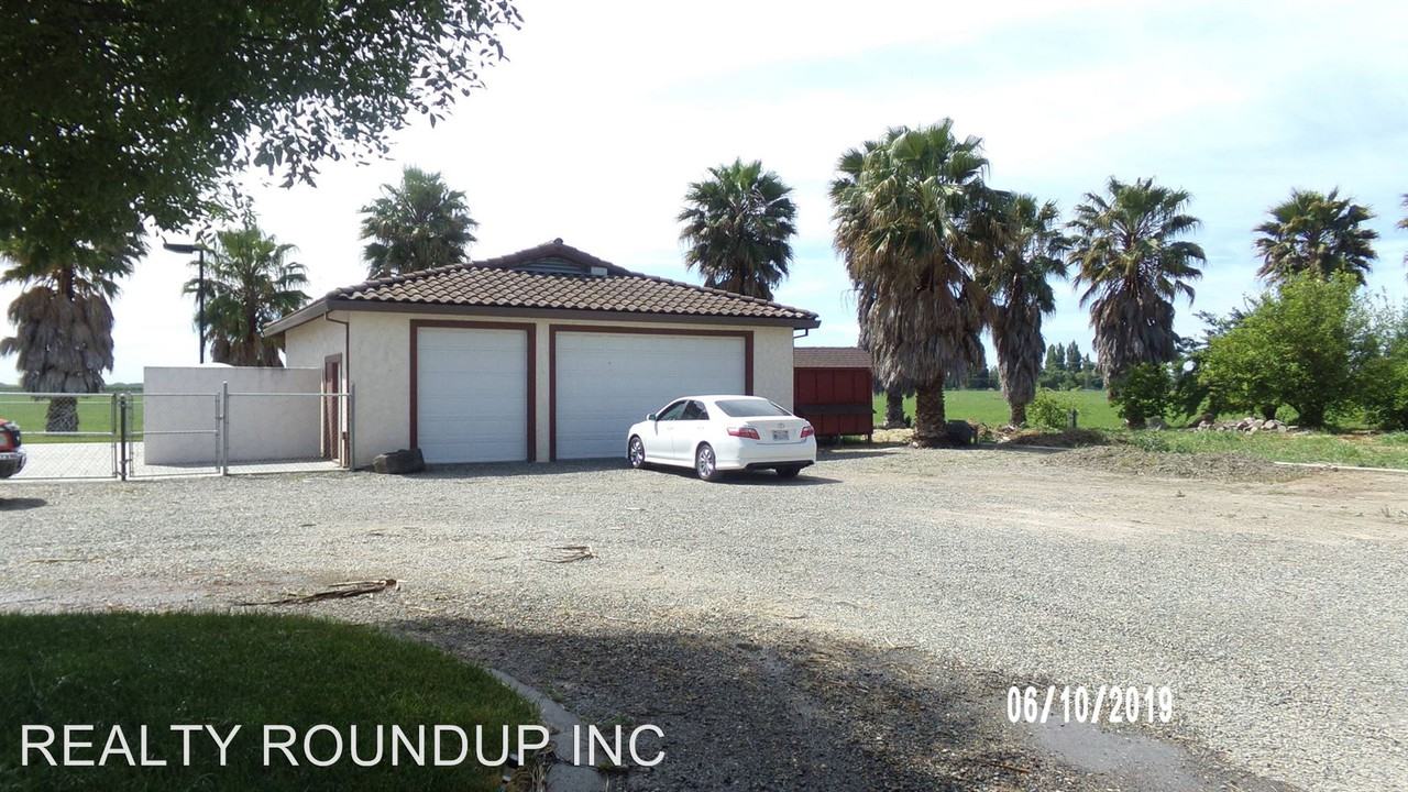 650 Vorden Rd - Photo 2 of 32