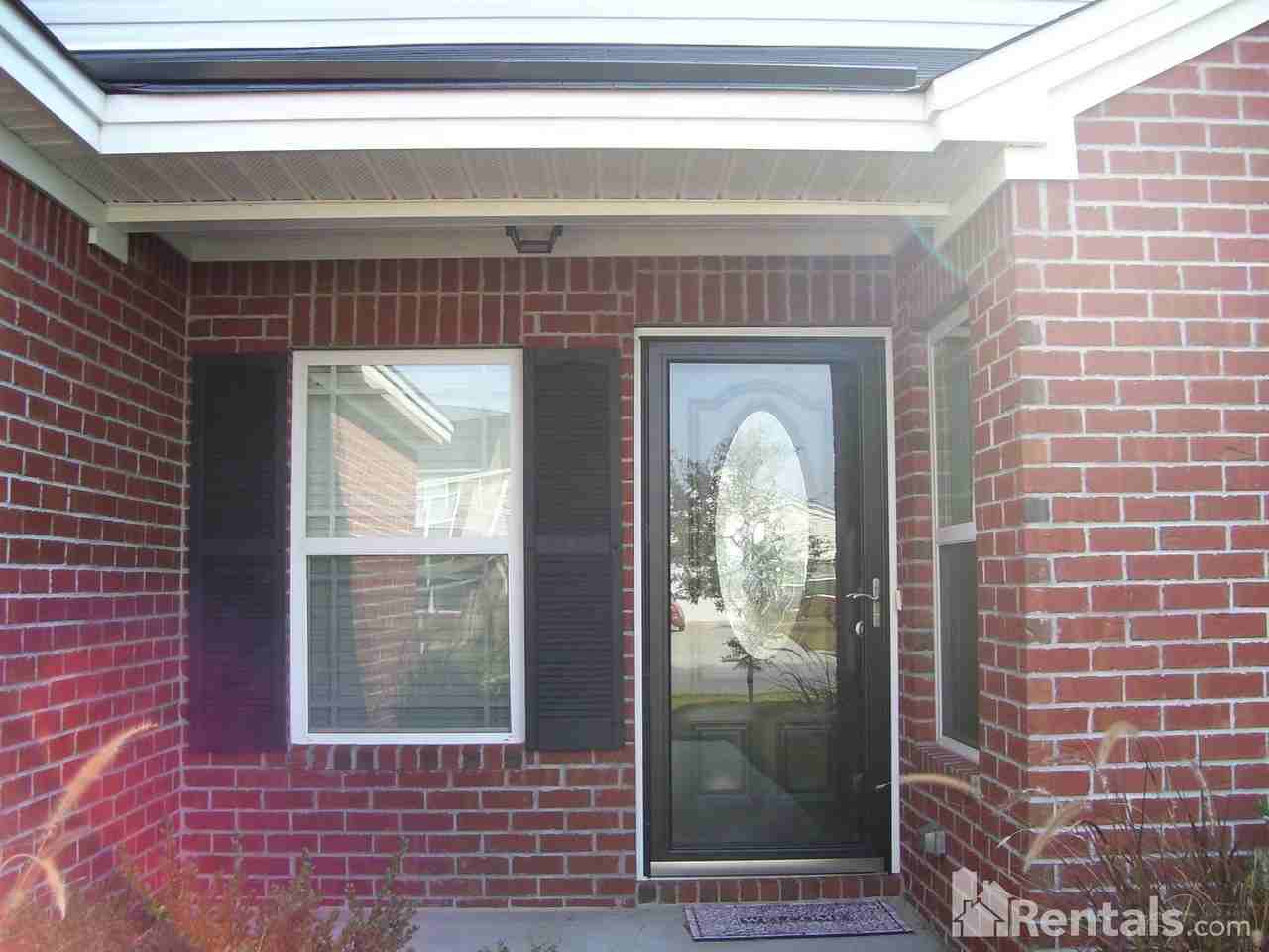 112 Lake Pointe Dr - Photo 3 of 18