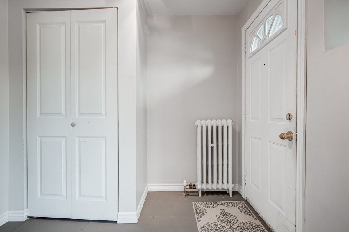 87 Thirty Seventh Street - Photo 2 of 18