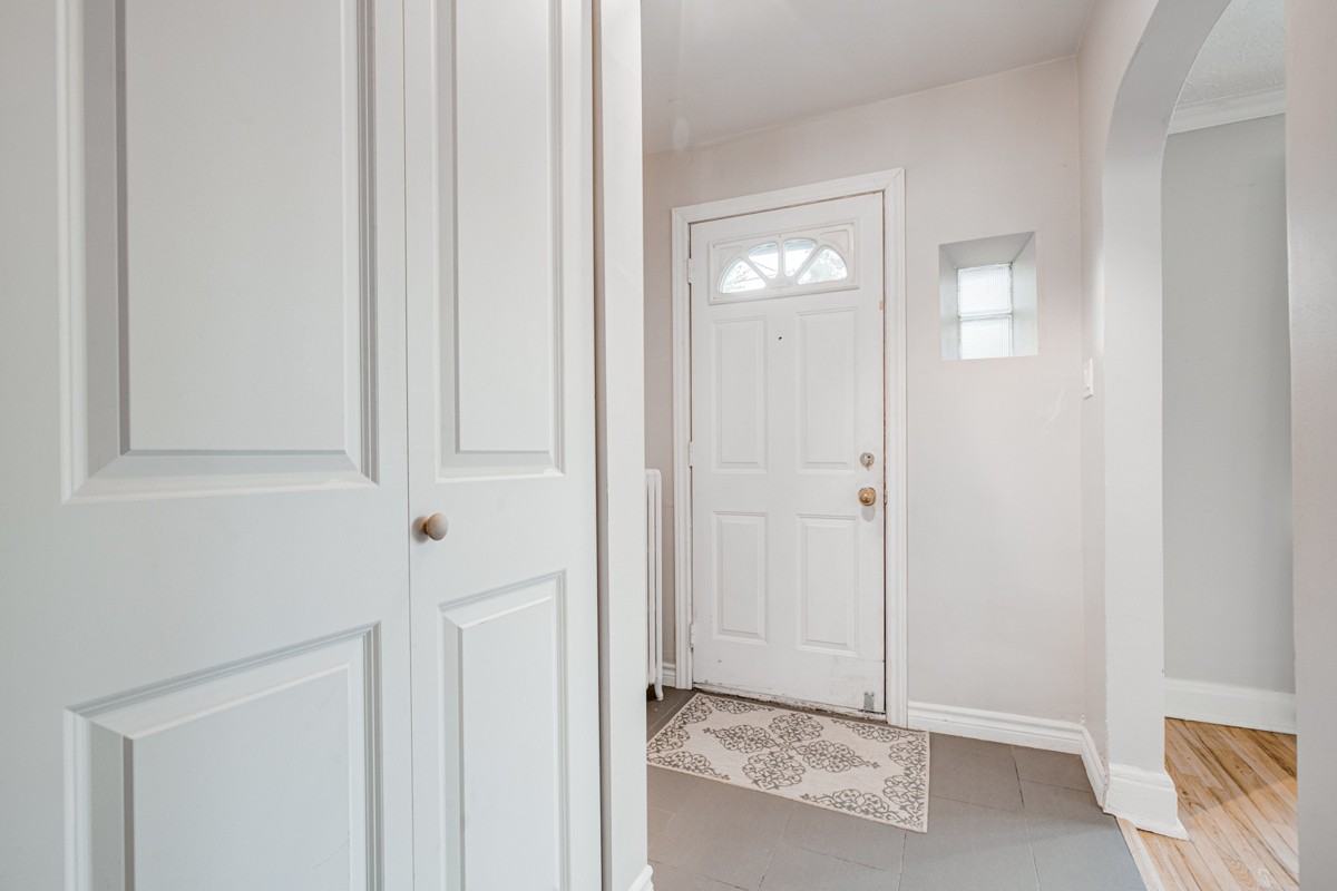 87 Thirty Seventh Street - Photo 3 of 18