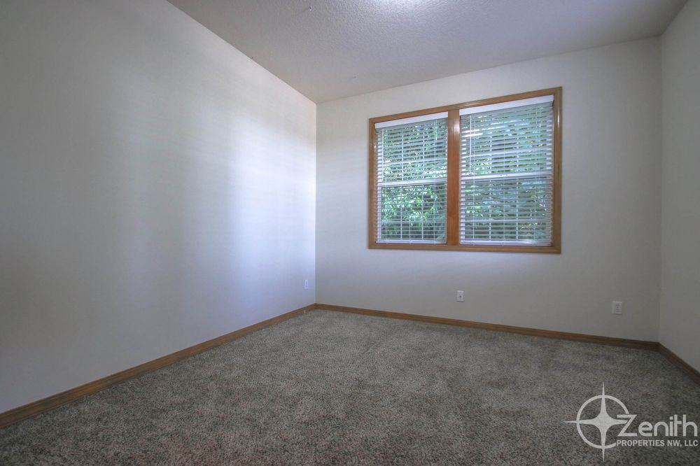 8009 NE 16th St - Photo 3 of 24