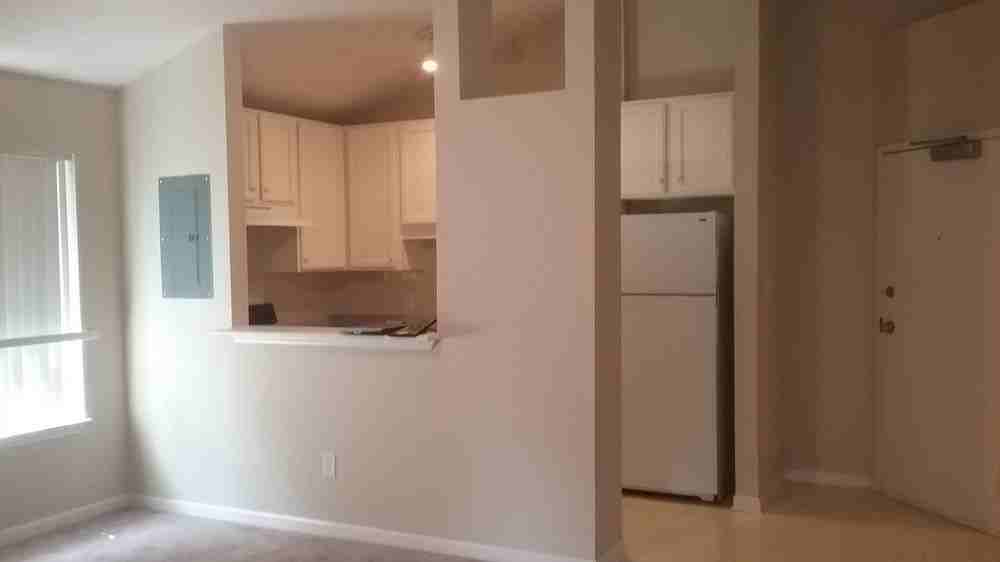 2705 Mayfair Dr - Photo 3 of 7