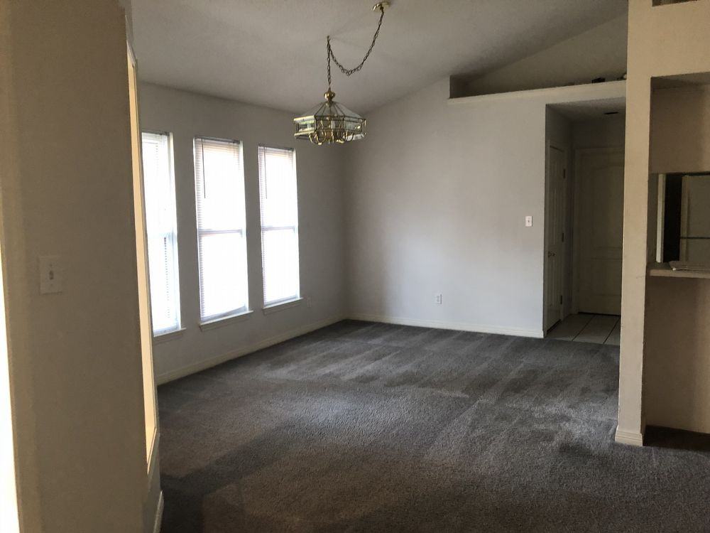 931 Spring Creek Cir - Photo 3 of 14