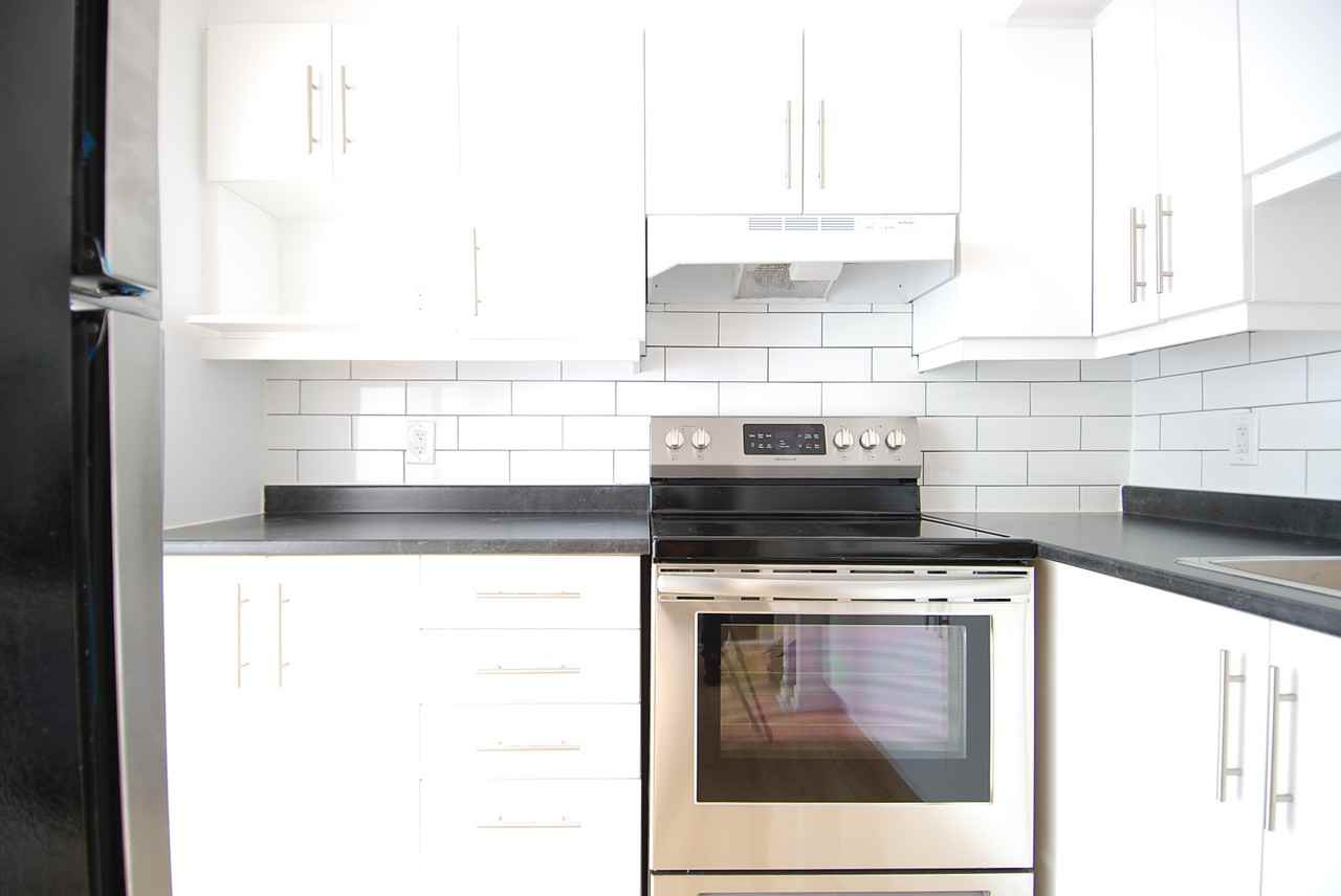 180 Rue Maguire #14 - Photo 2 of 6