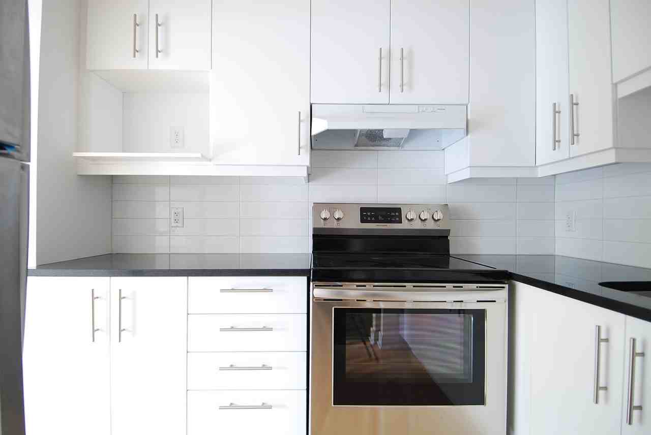 180 Rue Maguire #19 - Photo 2 of 7