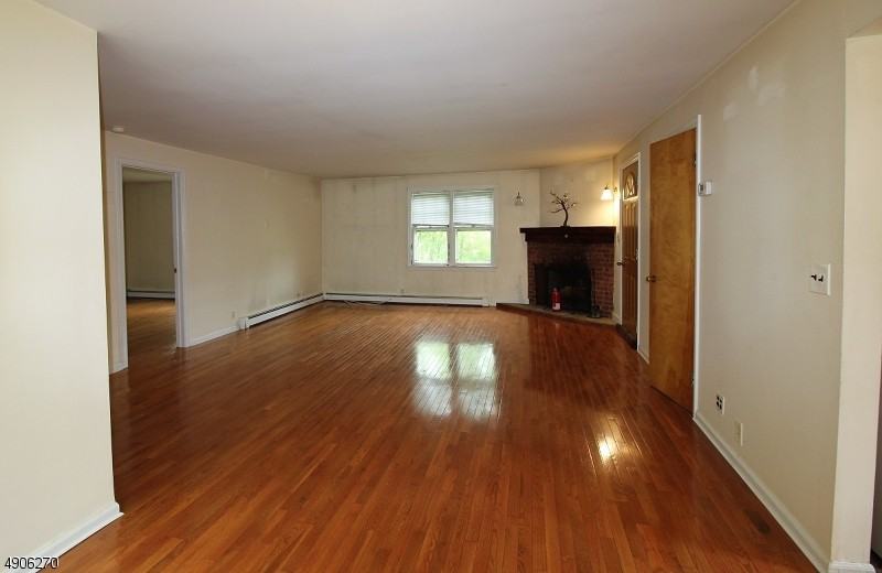 14 Marion St - Photo 2 of 10