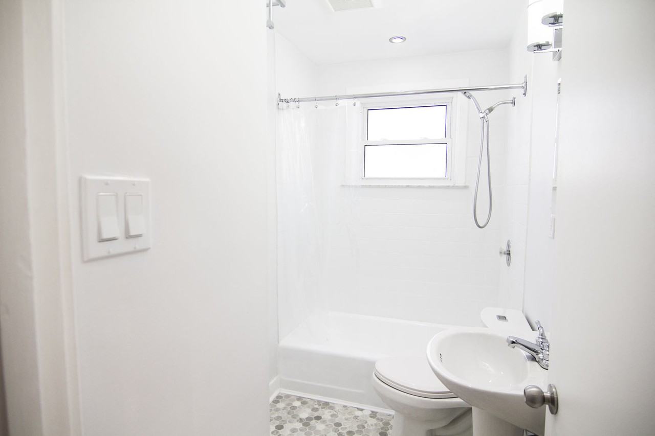 Merivale Rd & Kingston Ave - Photo 5 of 10