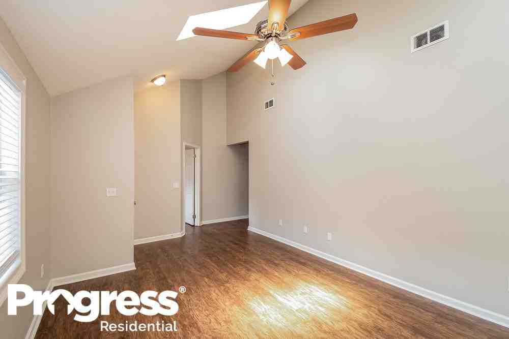 374 Filmore Dr - Photo 3 of 21