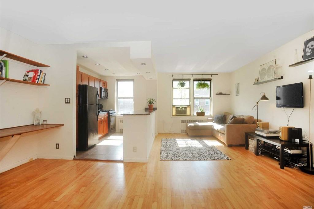 8511 85-11 34th Ave. 5R - Photo 2 of 6