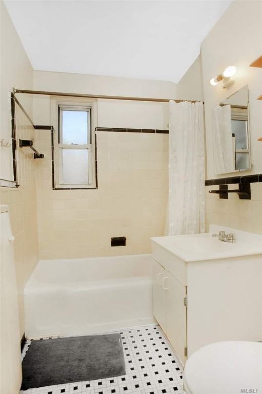 8511 85-11 34th Ave. 5R - Photo 3 of 6