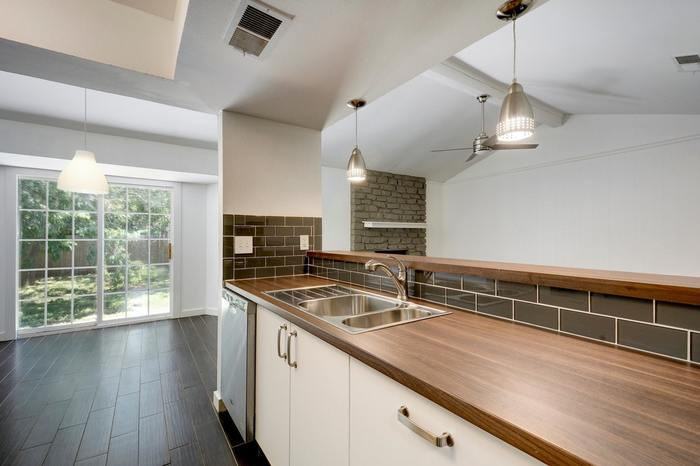 601 Buckskin Dr - Photo 2 of 19