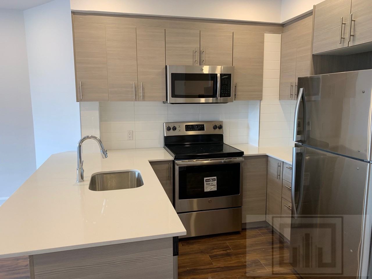 5475 Avenue Westminster - Photo 3 of 10