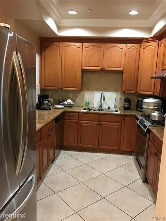 128 W Live Oak St #A - Photo 2 of 10