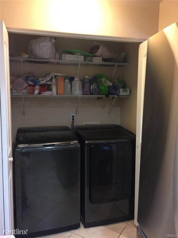 128 W Live Oak St #A - Photo 3 of 10