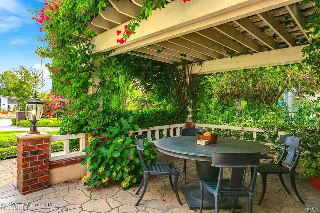 3245 Lombardy Rd - Photo 2 of 10