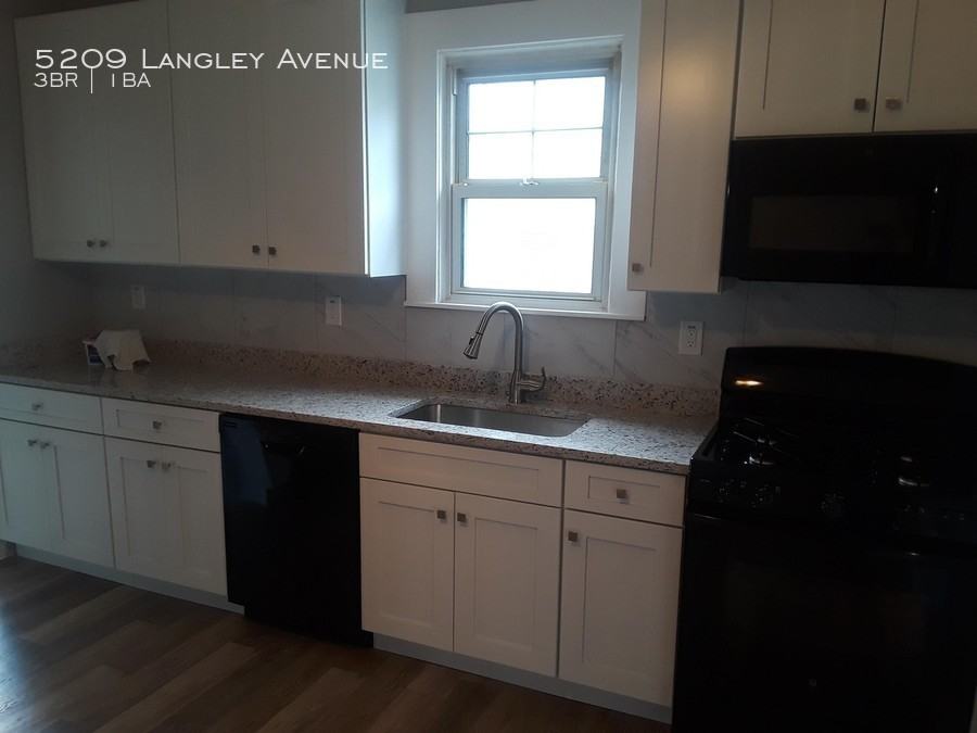 5209 Langley Ave - Photo 3 of 12