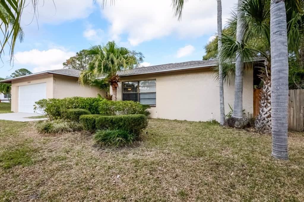 332 N Bay Hills Blvd - Photo 2 of 23