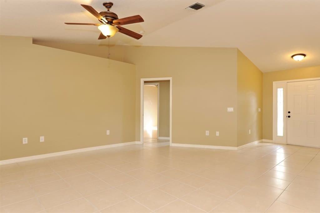 4090 Malden Dr - Photo 3 of 20