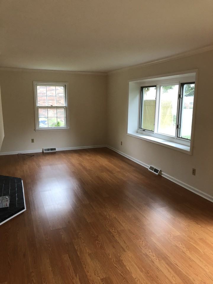 3383 Moundview Court #B - Photo 3 of 10