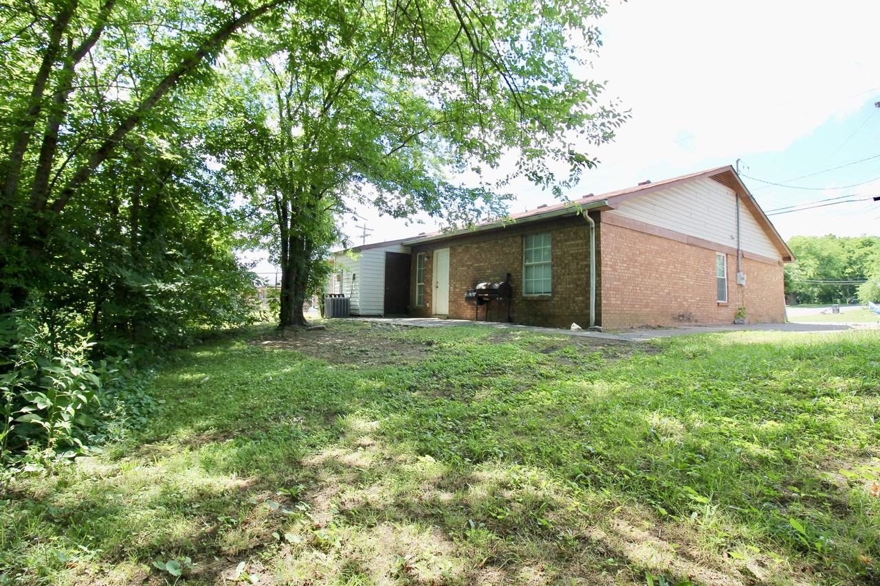 3706 Village Trl - Photo 3 of 17