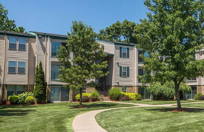 Roundtree Apartments - Photo 2 of 14